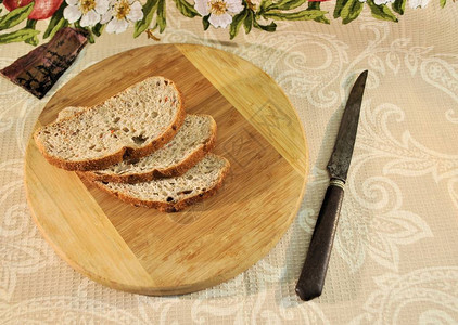 旧刀不锈钢板食品切片面包美食饮木背景图片
