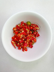 红辣椒切菜小碗在沙布图片