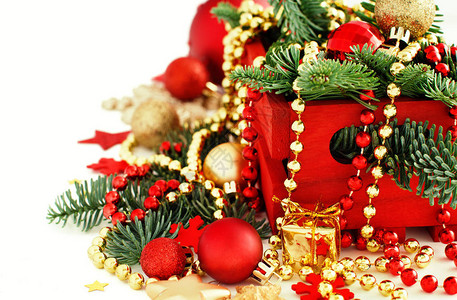红色和金色节日圣诞节装饰品图片