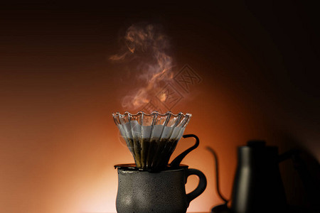 咖啡滴泡概念图片