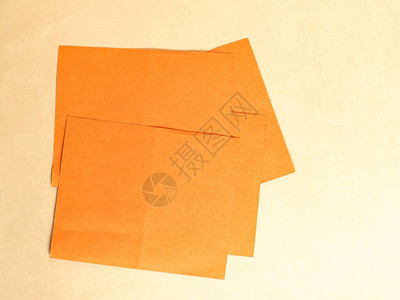 空白橙色纸标签或带有复制空间的票图片