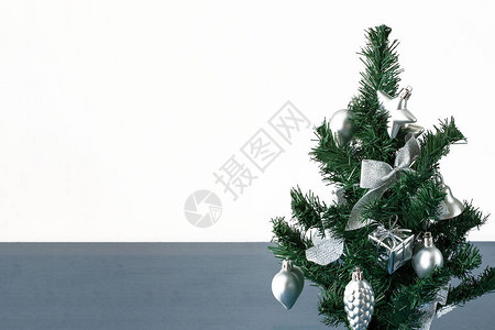 圣诞快乐和新年快乐的概念用圣诞装饰品装图片