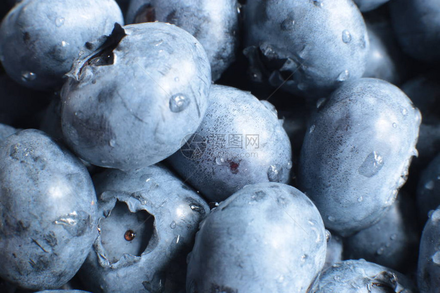果汁成熟的蓝莓供素食者宏观的健图片