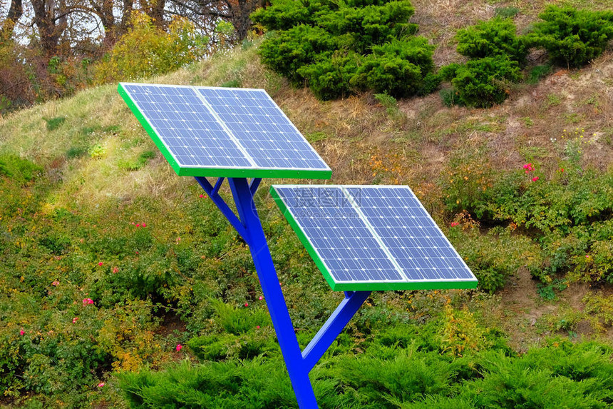 城市公园的太阳能电池板绿色清洁图片