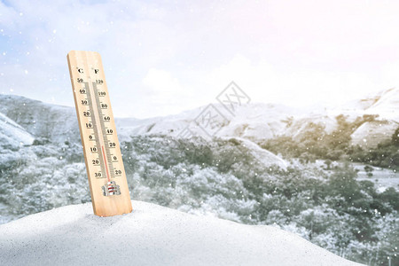 雪上温度计测量室外温度图片