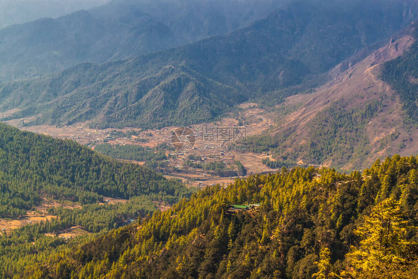 在前往不丹最著名的寺院Taktshang图片