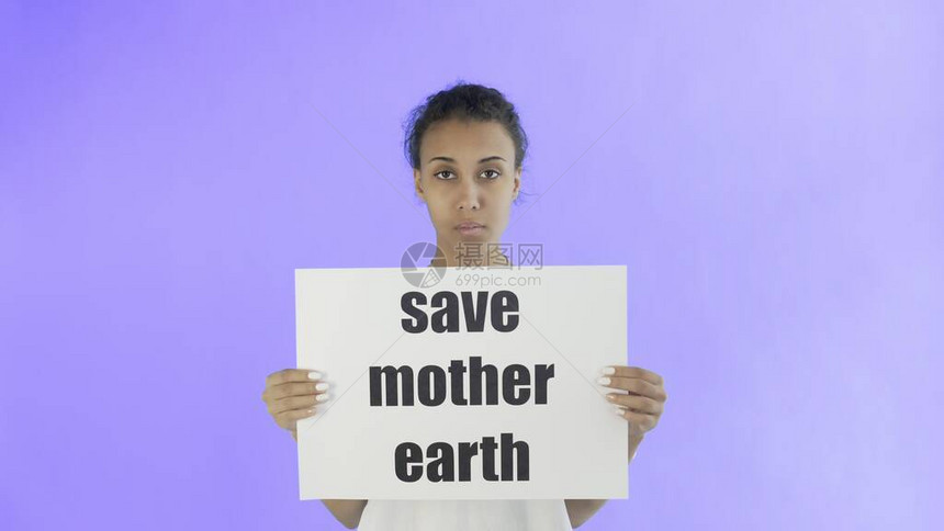 PHOTO以紫色背景为主题的拯救母图片