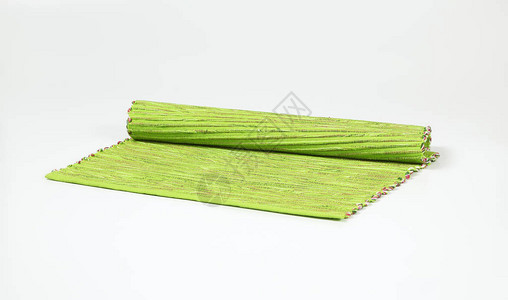折叠罗纹绿色餐垫图片