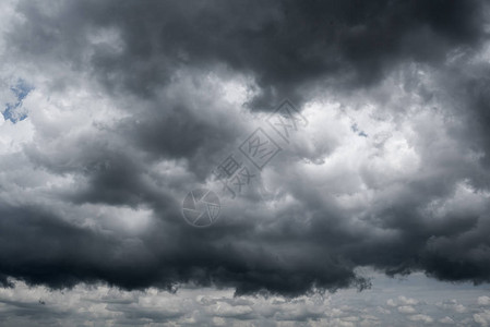 有背景的乌云雷雨前的乌云背景图片