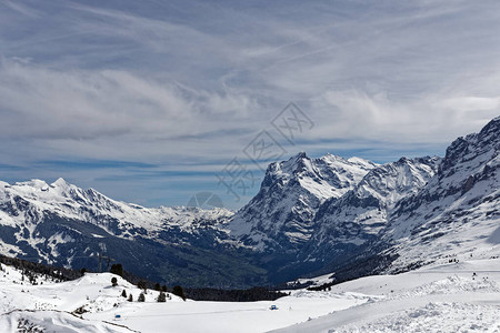 从Eigergletcher到Jungfraujoch的背景图片