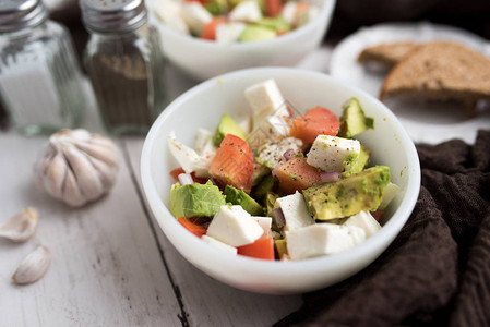 新鲜蔬菜中健康的健康沙拉图片