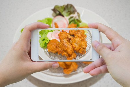 用智能手机拍摄日本风格的炸鸡相片Smart图片