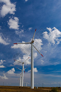 风力发电机绿色电力卡利亚克拉角保图片
