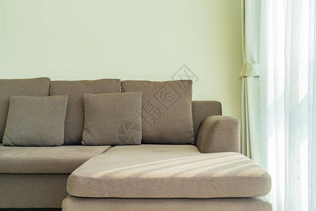 客厅区域沙发装饰室内的枕头图片