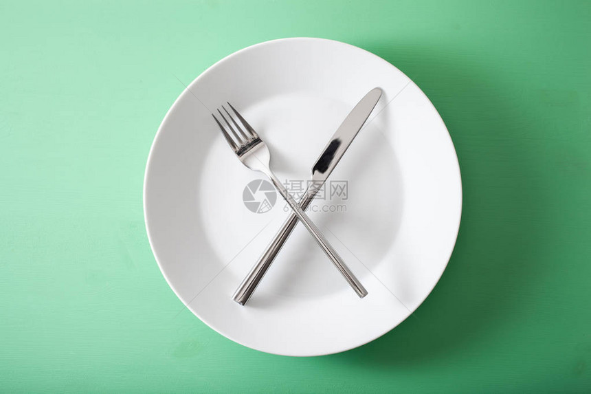 断续的禁食和饮食体重减少叉子和刀插图片