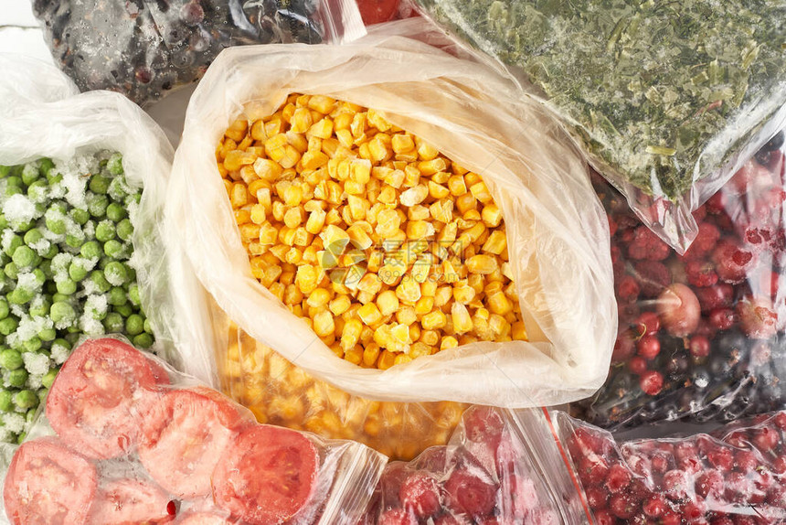 冻浆果蔬菜玉米青豆冰柜里的西红图片