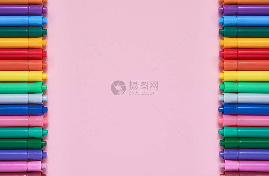 粉红背景上的彩色感知线笔边框图片