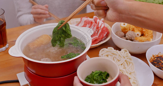 中式火锅晚餐背景图片