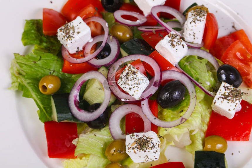 传统希腊沙拉配有Feta奶酪图片