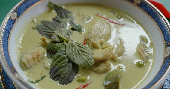 泰国菜绿咖喱鸡图片