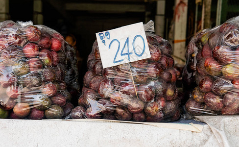 Asiia水果市场全世界游客的流行图片