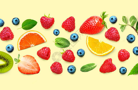 黄底各种成熟果浆的水果和莓果形态新鲜果汁和水果混合图片