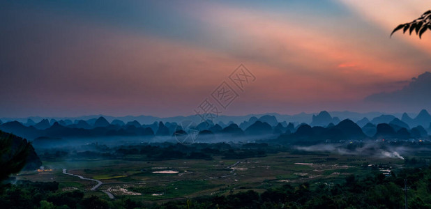 从永秀Yangshuo的Putao农村风景图片