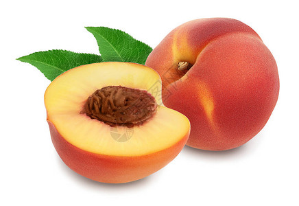 在白色背景上分离出切片的桃子水果图片