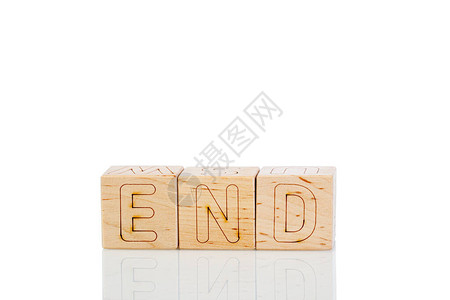 带字母结尾于白色背景剪接的Wood图片