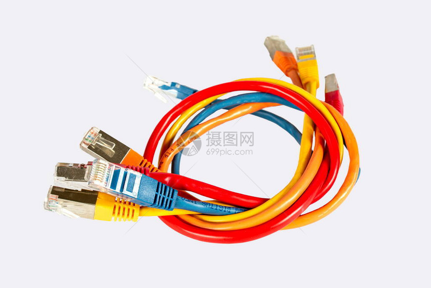 计算机网络的多色电缆相互扭曲图片