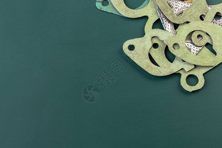 防冻液罐图形背景为绿色垫片消音器歧管恒温器特插画