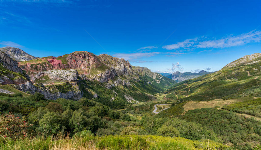 法拉波纳山峰的顶端风景图片