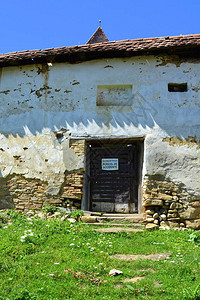 RoadlesRadeln村的典型农村景观和农民住房图片