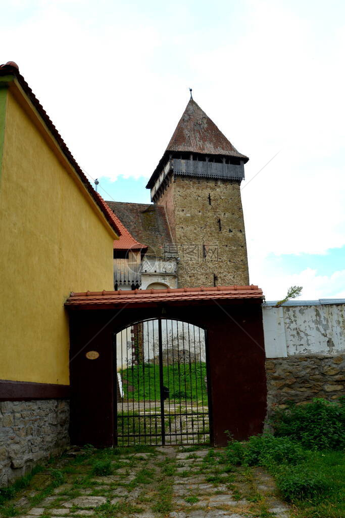 罗马尼亚特兰西瓦尼亚州Iacobeni村的中世纪福音教堂图片