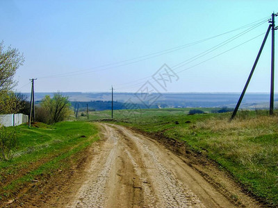 乌克兰东部春天草原peyazage的背景下图片