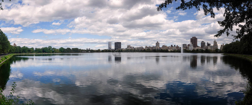 在美国纽约市中央公园湖图片