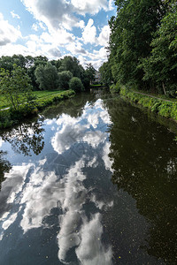 Kroetenweg旁边的水道图片