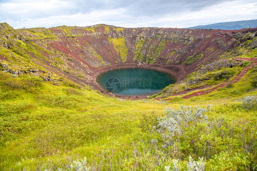 冰岛的Kerid火山口湖图片