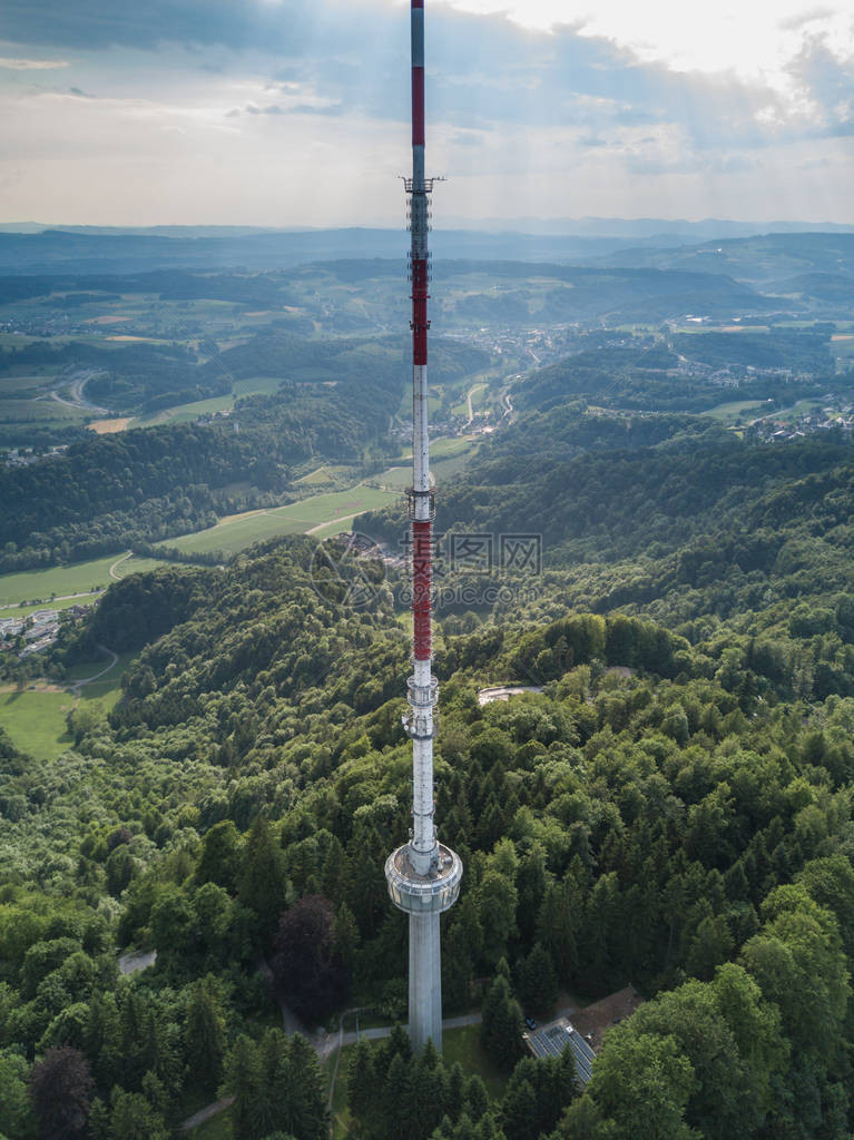 瑞士苏黎世附近的Uetliberg的电图片