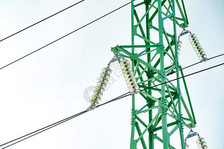 绿色高压塔电力供应图片