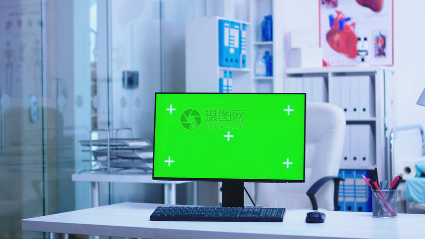 医院的可更换电脑显示器和到达健康诊所的医生临床柜中医学专家展示的带有空白和复图片