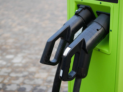 电动车辆充电站绿色生态充图片