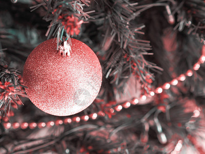 圣诞树有粉红色装饰品蛋欢图片