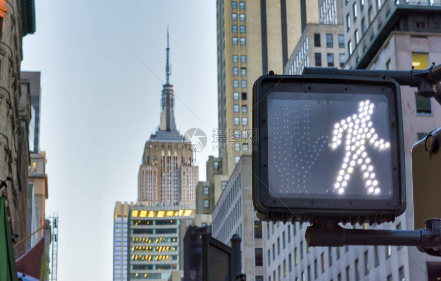纽约曼哈顿市中心路灯标志是图片