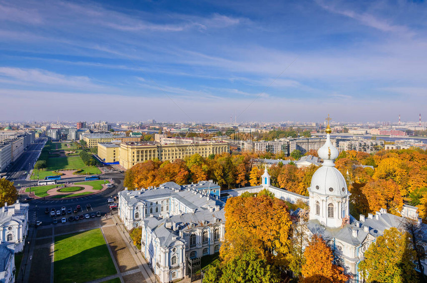 圣彼得堡观光斯莫尔尼大教堂和俄罗斯圣彼得堡图片