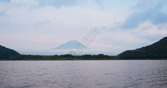 日本山富士山在Shojiko图片