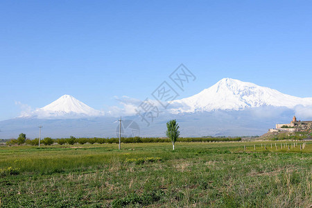 土耳其东部亚美尼亚高地最高的火山地块图片