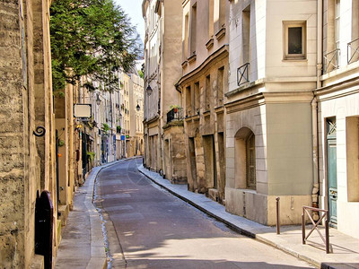 法国巴黎拉丁区美丽的古泉街位于法国巴黎的LatinQ图片