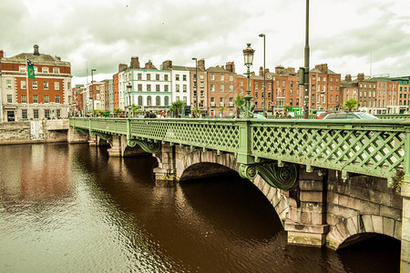 爱尔兰都柏林格拉坦桥的景色图片