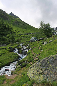 美丽的山水溪流风景照图片